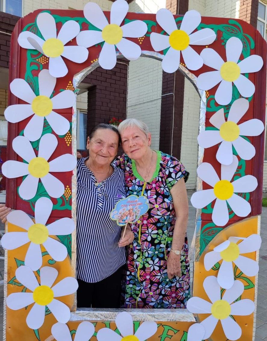 В Нурлатском доме престарелых отметили День семьи, любви и верности теплым праздником