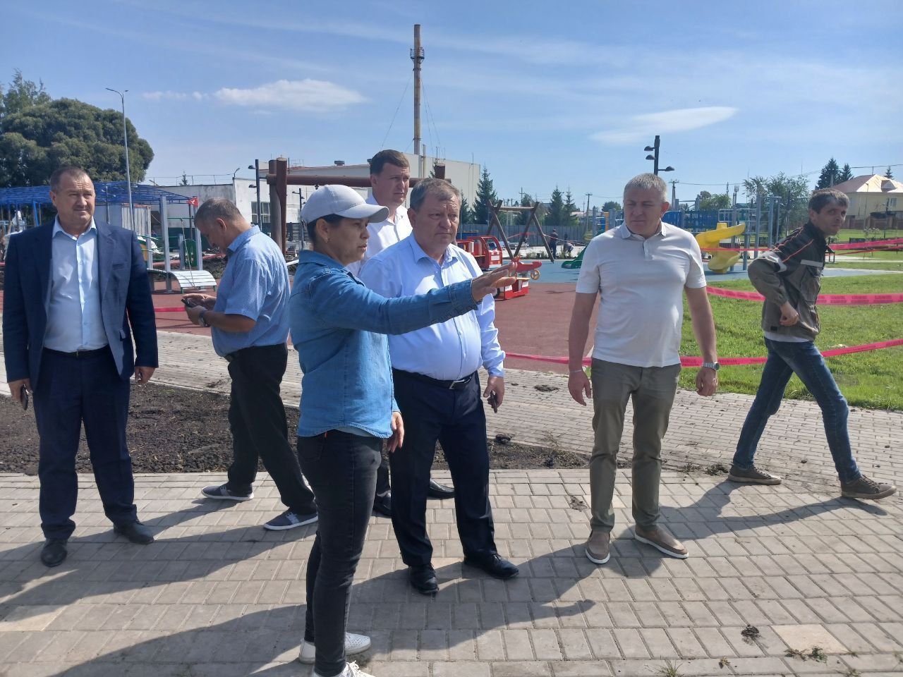В сквере Нефтяников микрорайона Яшьлек завершаются работы по благоустройству