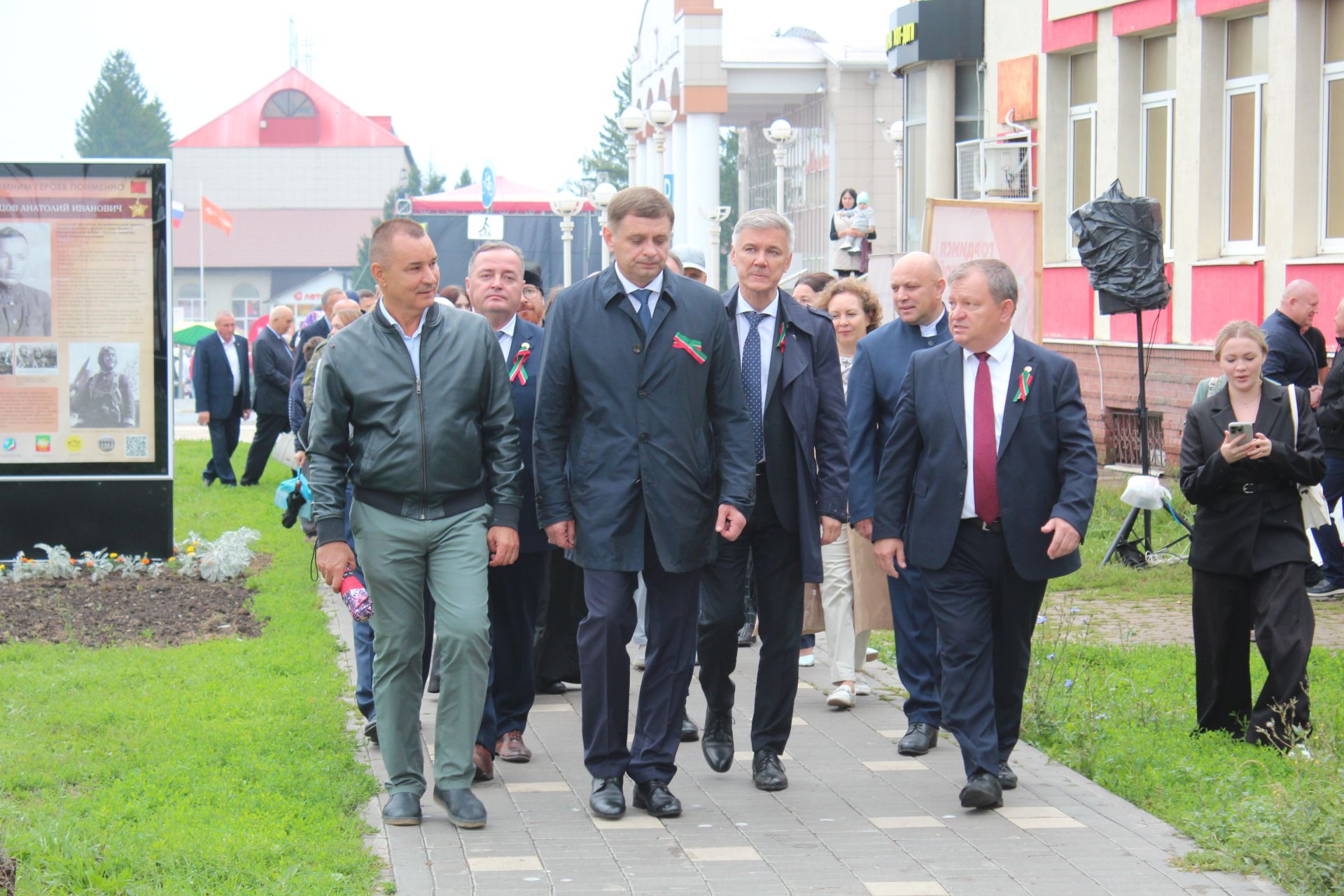 В Нурлате открылась уличная галерея земляков-героев Великой Отечественной войны