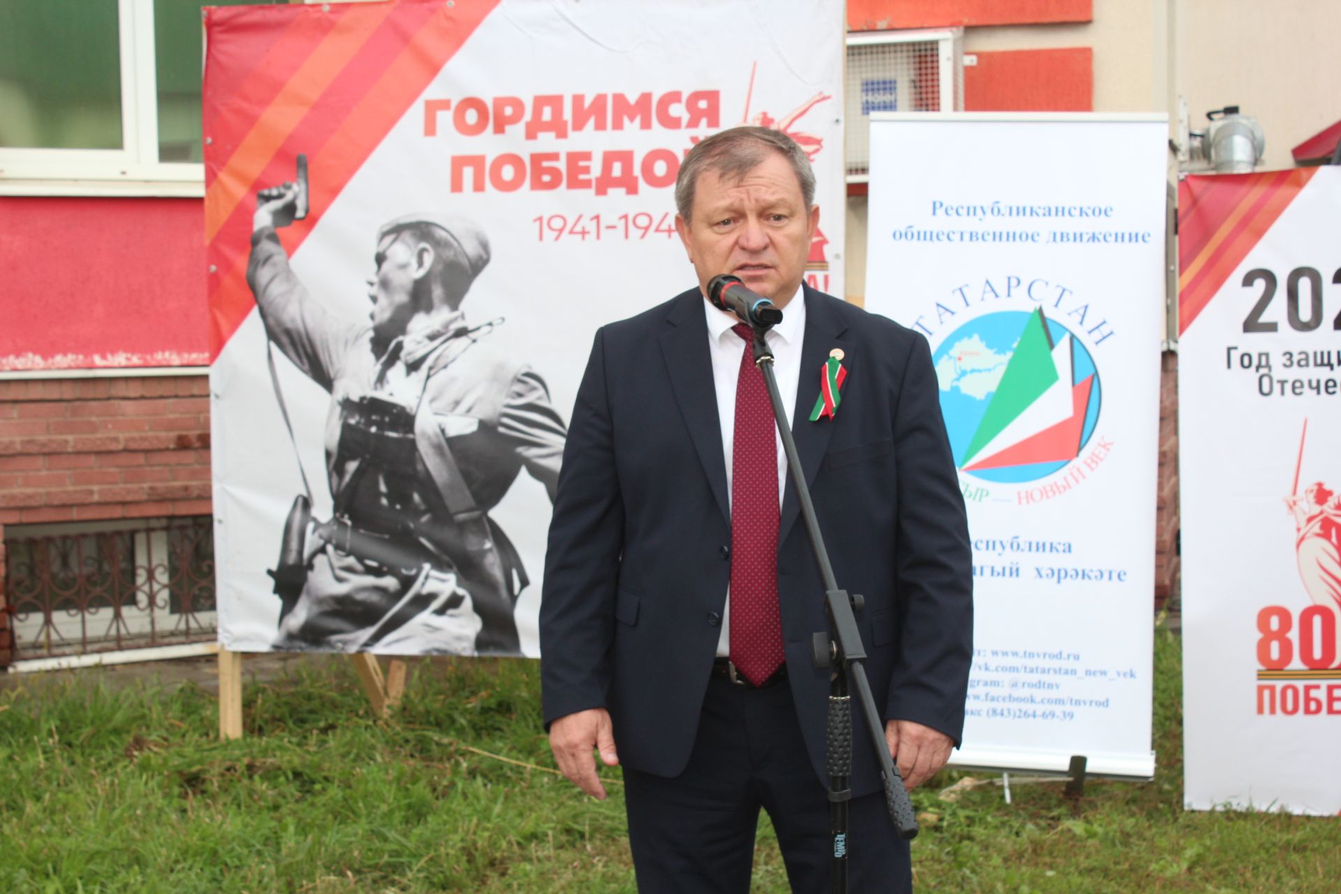 В Нурлате открылась уличная галерея земляков-героев Великой Отечественной войны