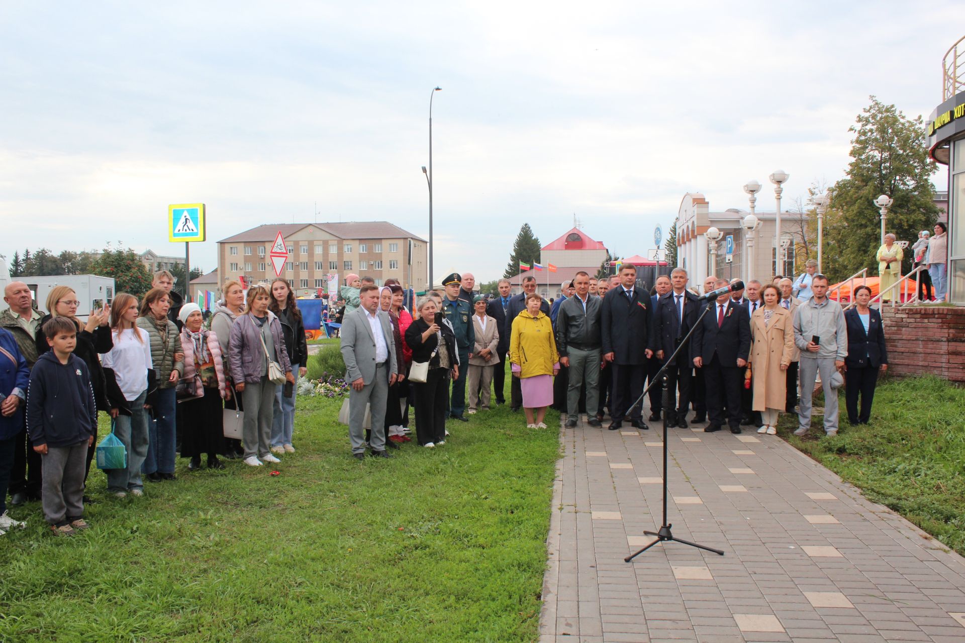 В Нурлате открылась уличная галерея земляков-героев Великой Отечественной войны