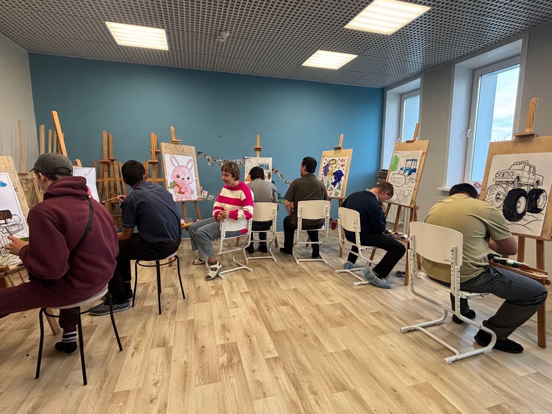 Участники центра «Гармония» посетили творческий мастер-класс в клубе «Мирас»
