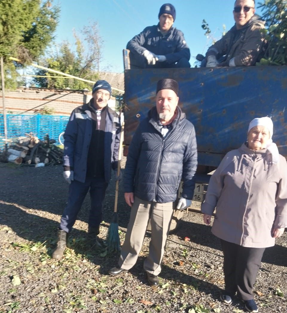 В ТОСе «Курмышский» продолжаются осенние субботники