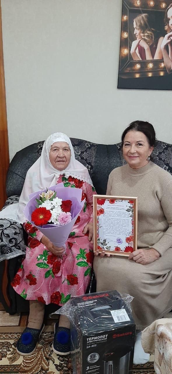 Жительница деревни Светлое Озеро отметила свой почтенный юбилей