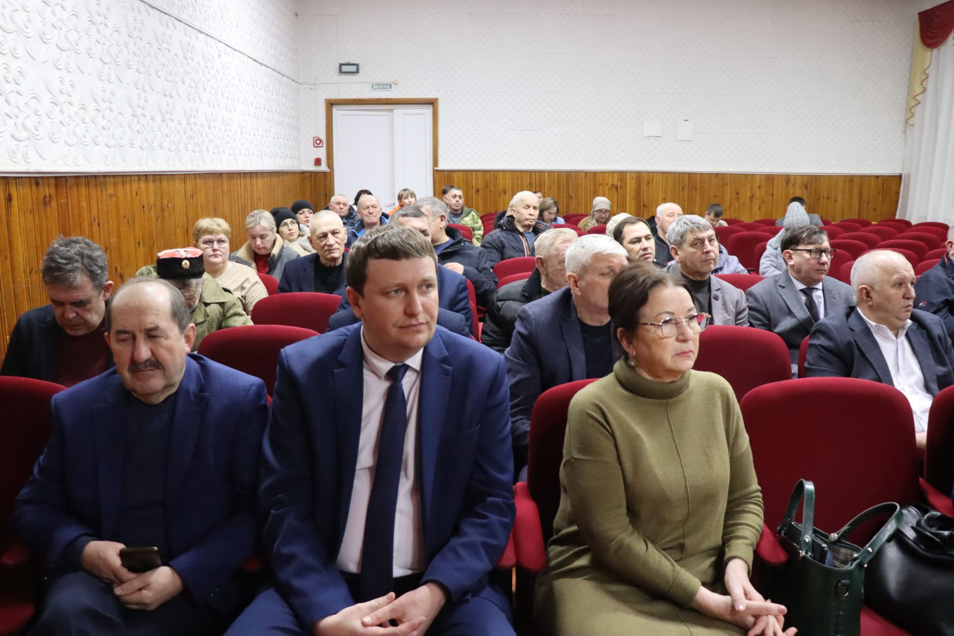 Жители четырех микрорайонов города Нурлат обсудили важные вопросы