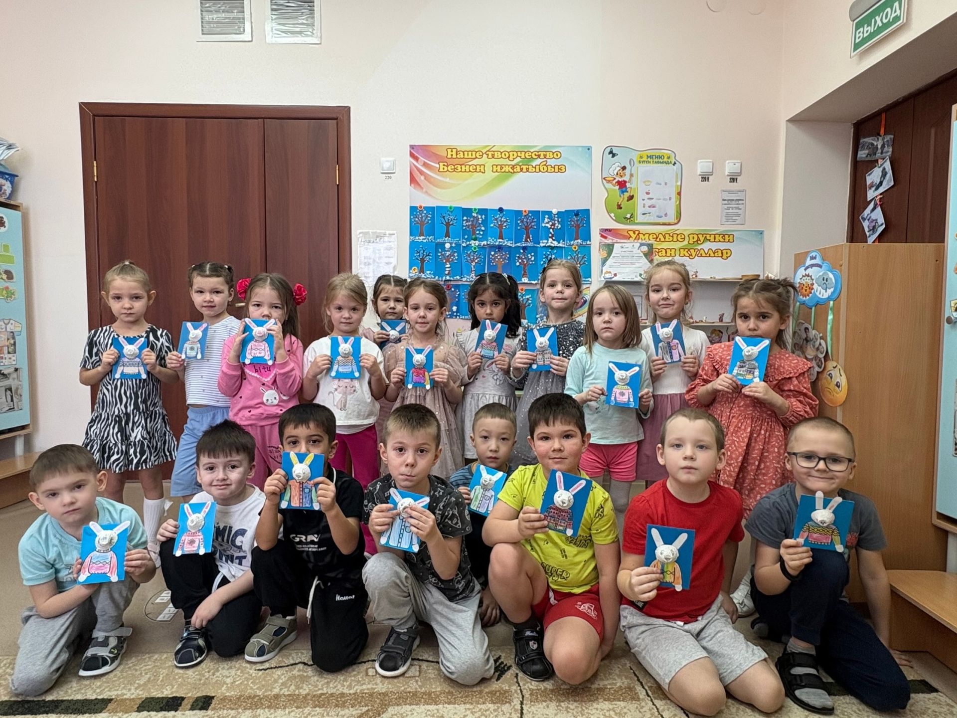 Юные «Знайки» из Нурлата смастерили зайца из яичных лотков