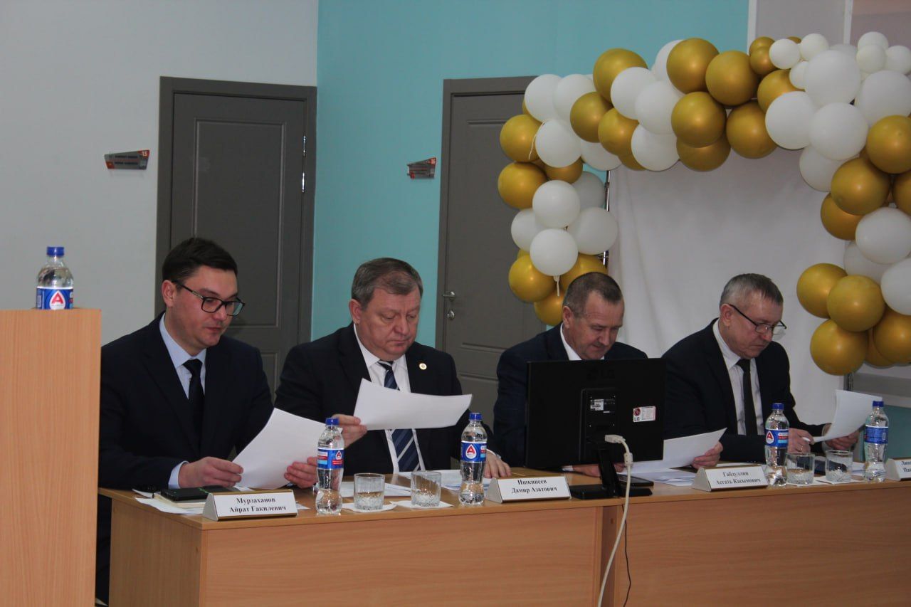 Жители микрорайона железнодорожников встретились с руководством Нурлатского района
