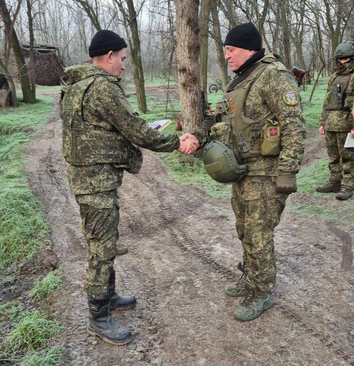 Мобилизованный боец из Нурлата с позывным Зубр удостоен медали Жукова