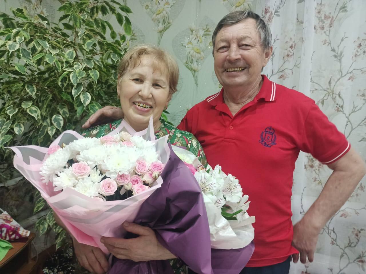 Сапфировая любовь Вишневой Поляны: 45 лет под знаком верности, труда и музыки