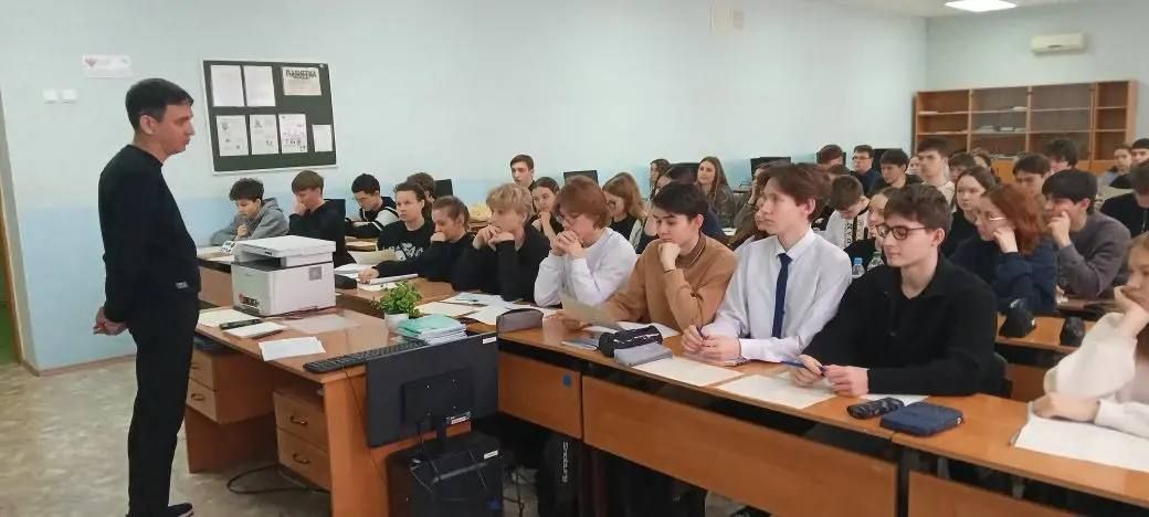 В Нурлатской гимназии прошел интенсивный практикум по математике для будущих выпускников