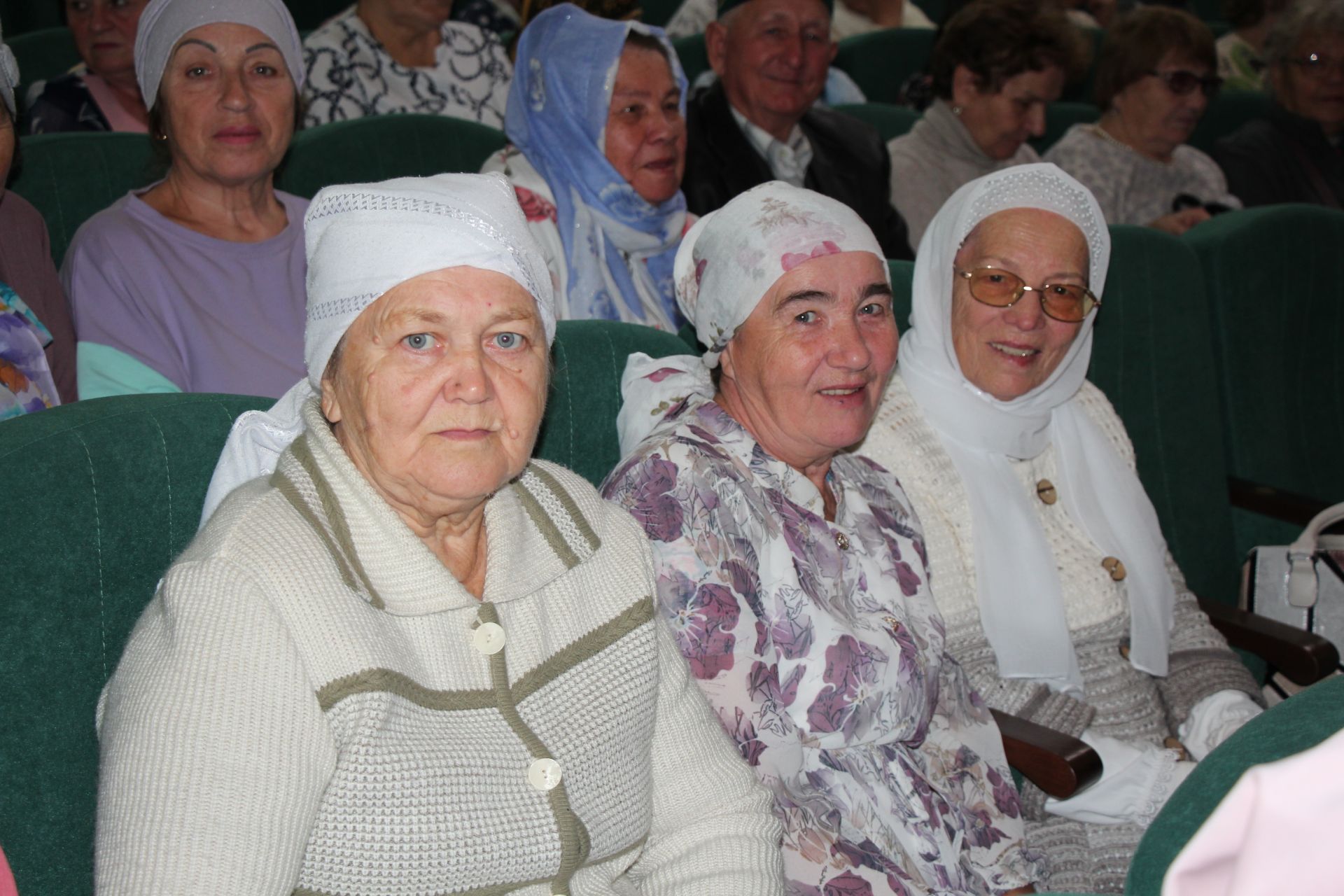 В Нурлате прошел праздничный концерт к Международному дню пожилых людей