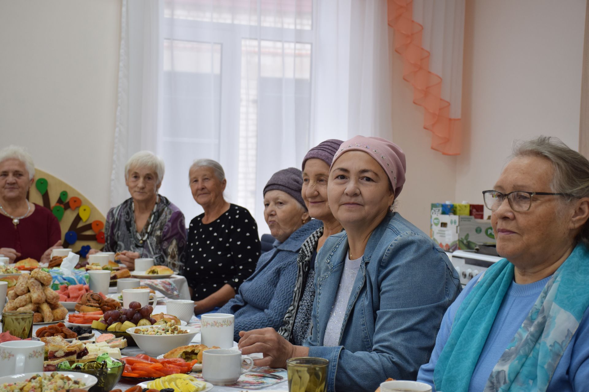 Для ветеранов соцзащиты Нурлата устроили теплый прием в кругу коллег