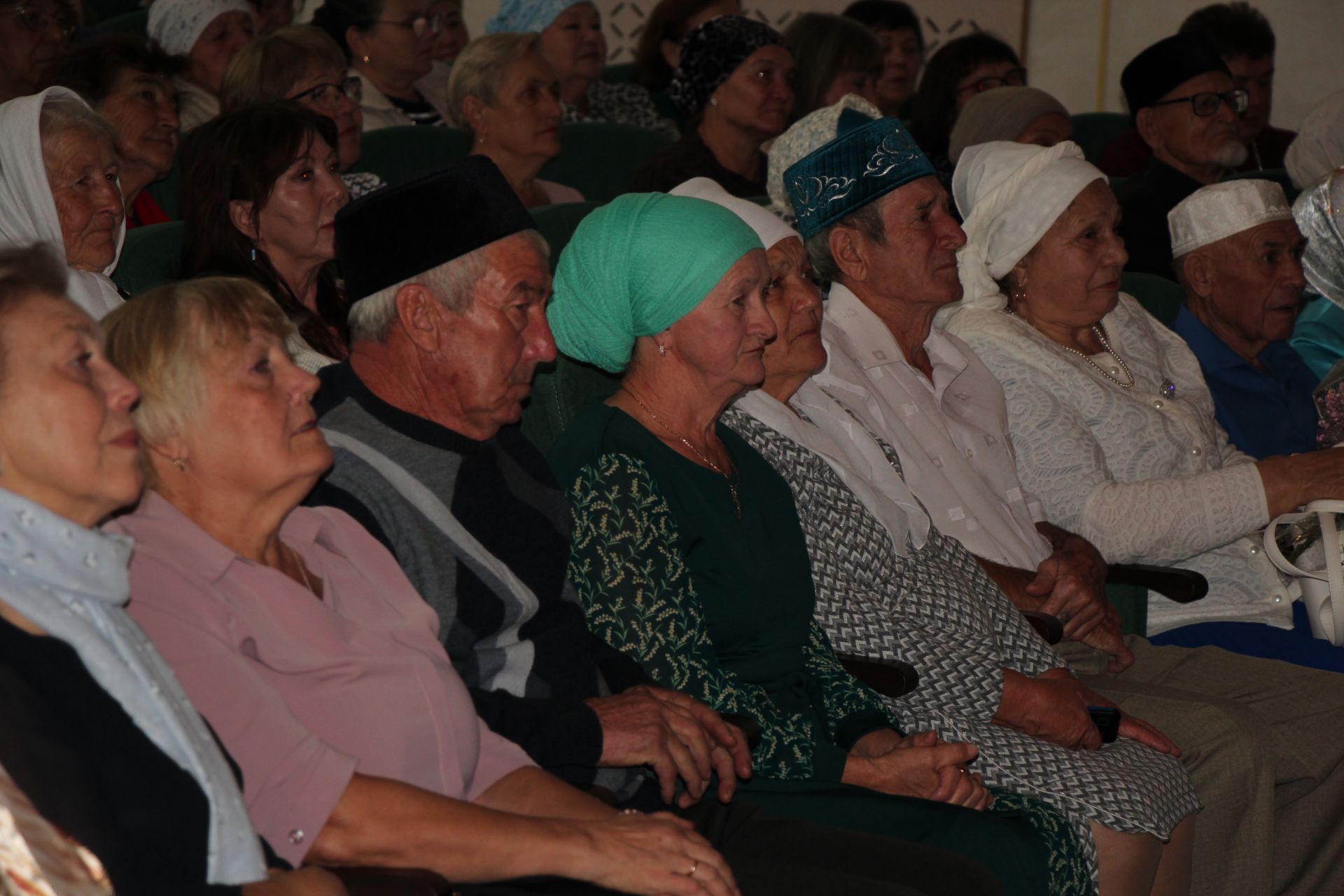 В Нурлате прошел праздничный концерт к Международному дню пожилых людей