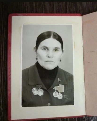 Газета укучыбыз үзенең әнисе турында сөйли