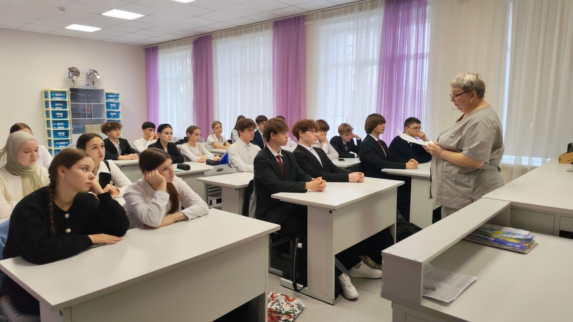Медсестра школы №1 провела беседу о здоровье с 11-классниками