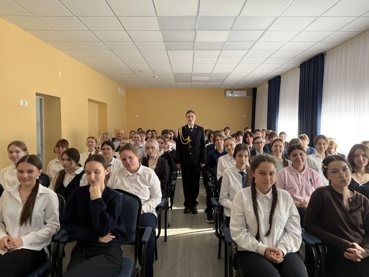 Курсант КЮИ МВД поделилась опытом выбора профессии с нурлатскими школьниками