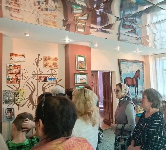 В Нурлате пенсионеры и гости из Москвы посетили экскурсию по истории комсомола