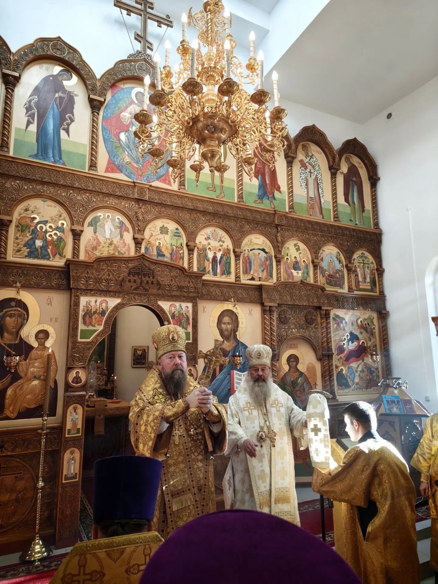 Митрополит Кирилл и епископ Филарет возглавили литургию в храме Елаура