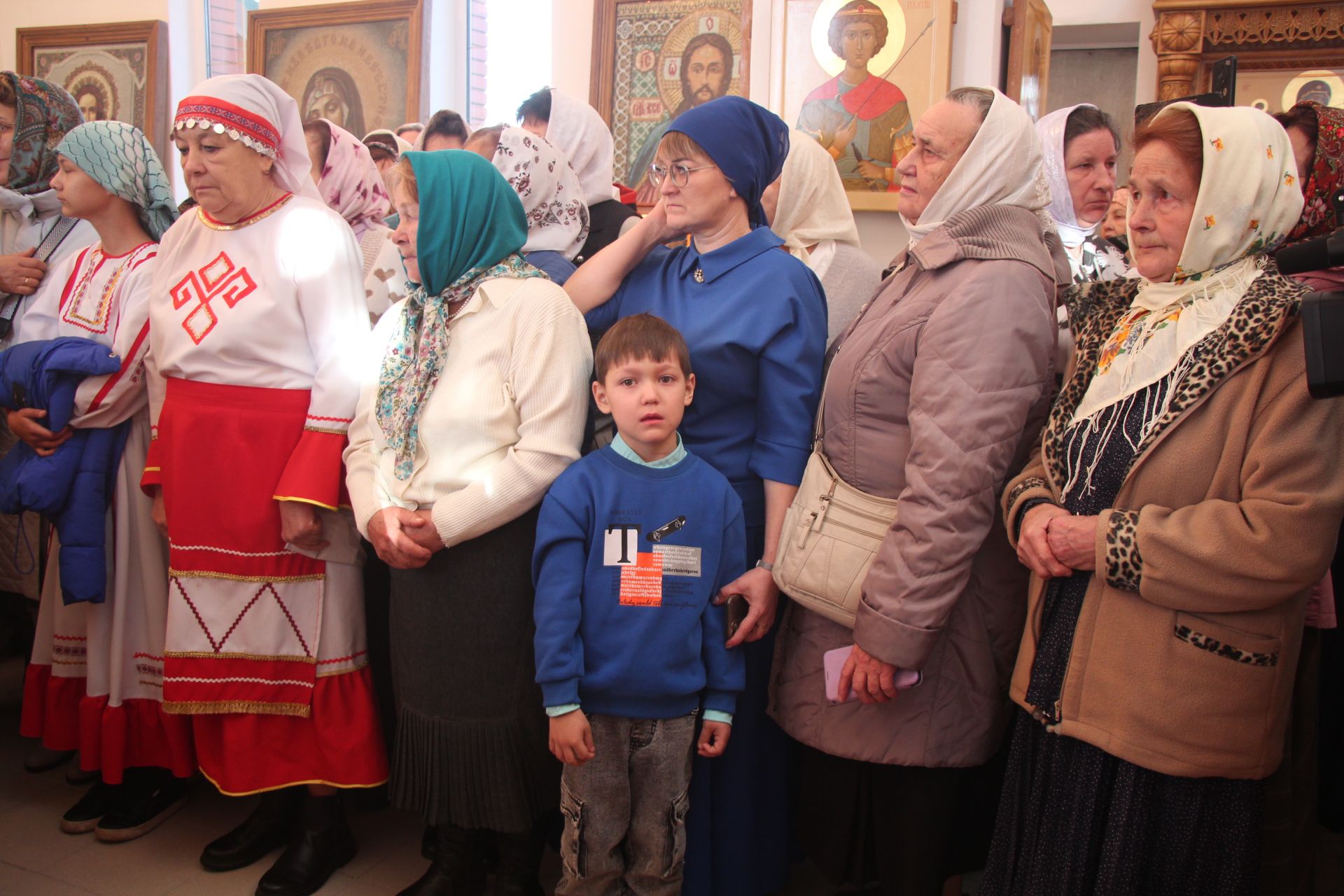 Митрополит Кирилл и епископ Филарет возглавили литургию в храме Елаура