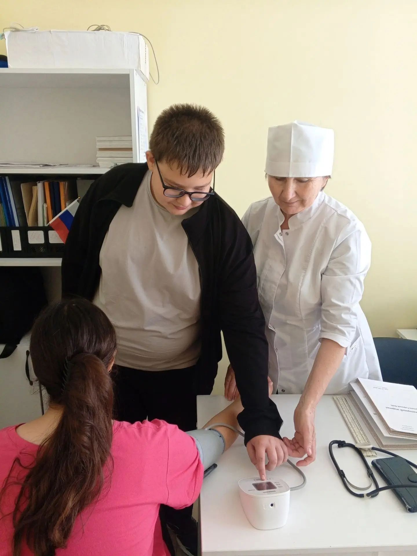 Школьники посетили сельский ФАП