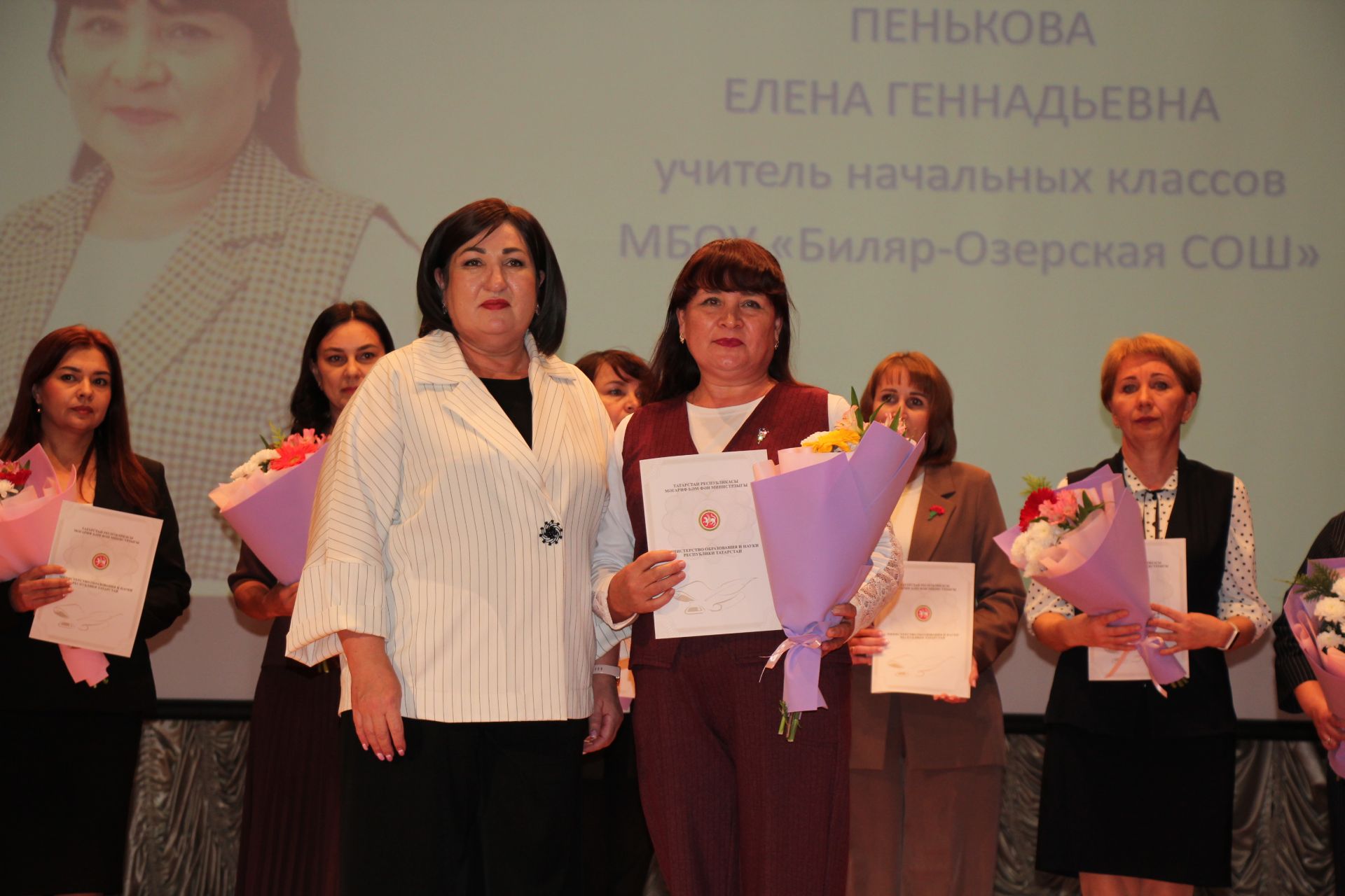 В Нурлате с особым теплом чествовали работников образования