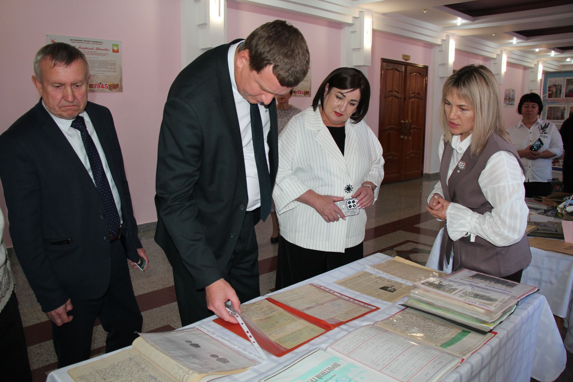 В Нурлате с особым теплом чествовали работников образования