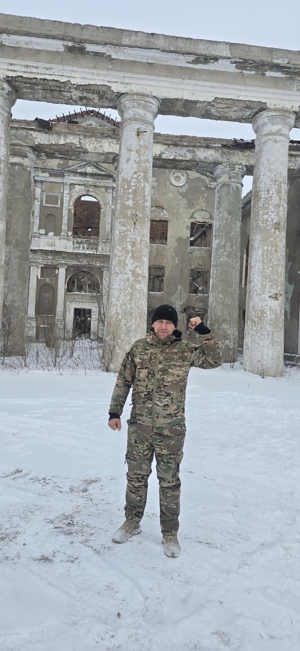 Поэт Александр Арзамасцев посетил бойцов на передовой с «Боевым братством»