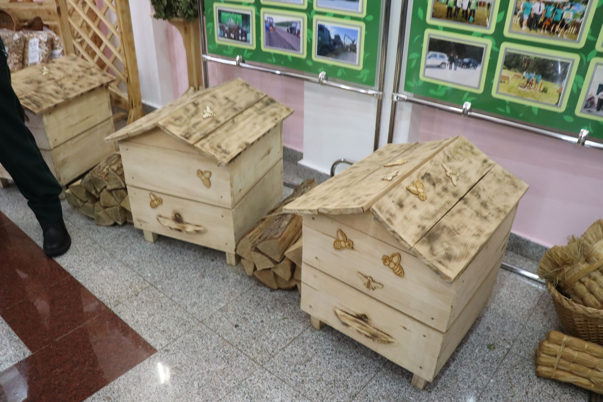 К итоговой сессии Совета района нурлатцы развернули масштабную выставку, посвященную достижениям района