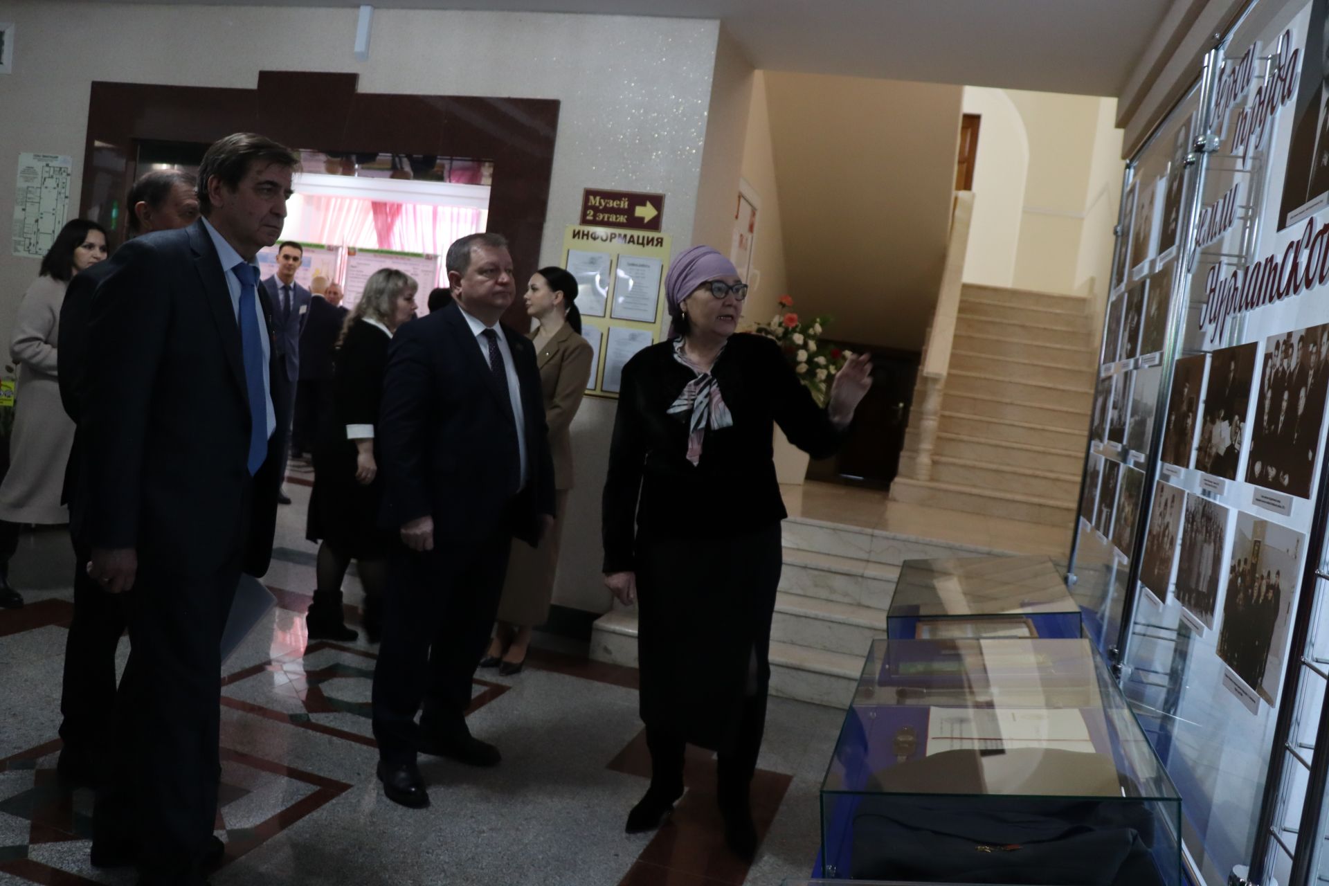 К итоговой сессии Совета района нурлатцы развернули масштабную выставку, посвященную достижениям района