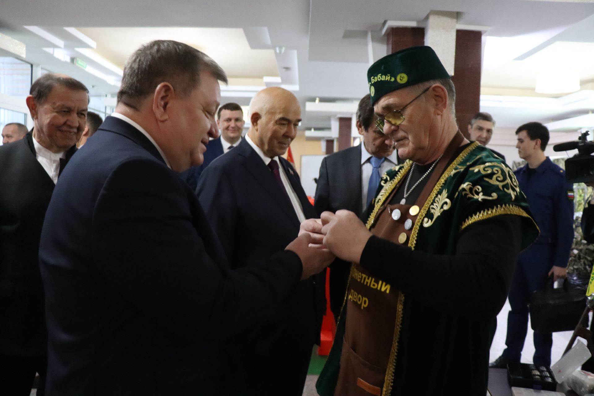 К итоговой сессии Совета района нурлатцы развернули масштабную выставку, посвященную достижениям района
