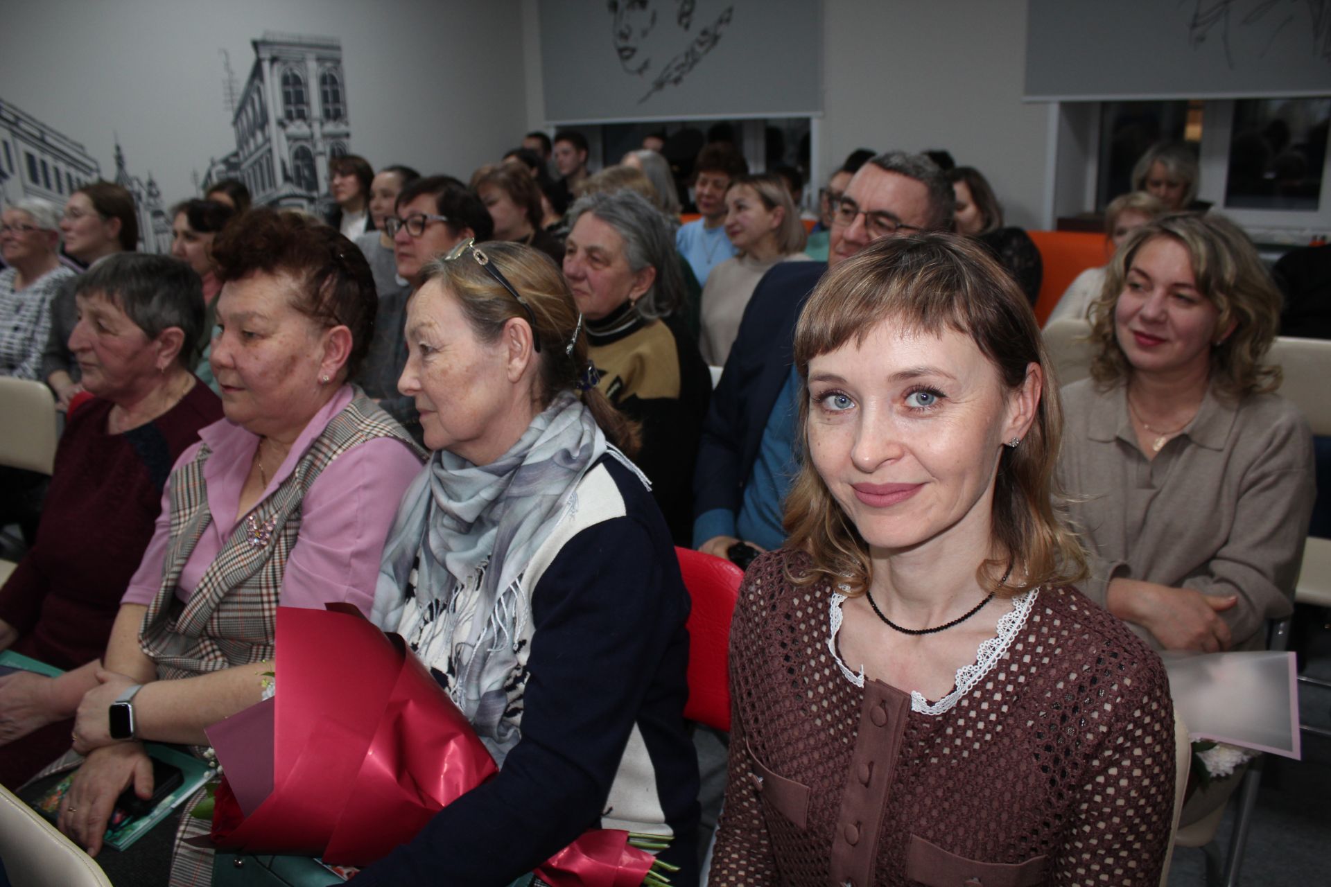 «Возвращайся с победой, родной!»: В Нурлате прошла презентация нового сборника стихов Маргариты Литта