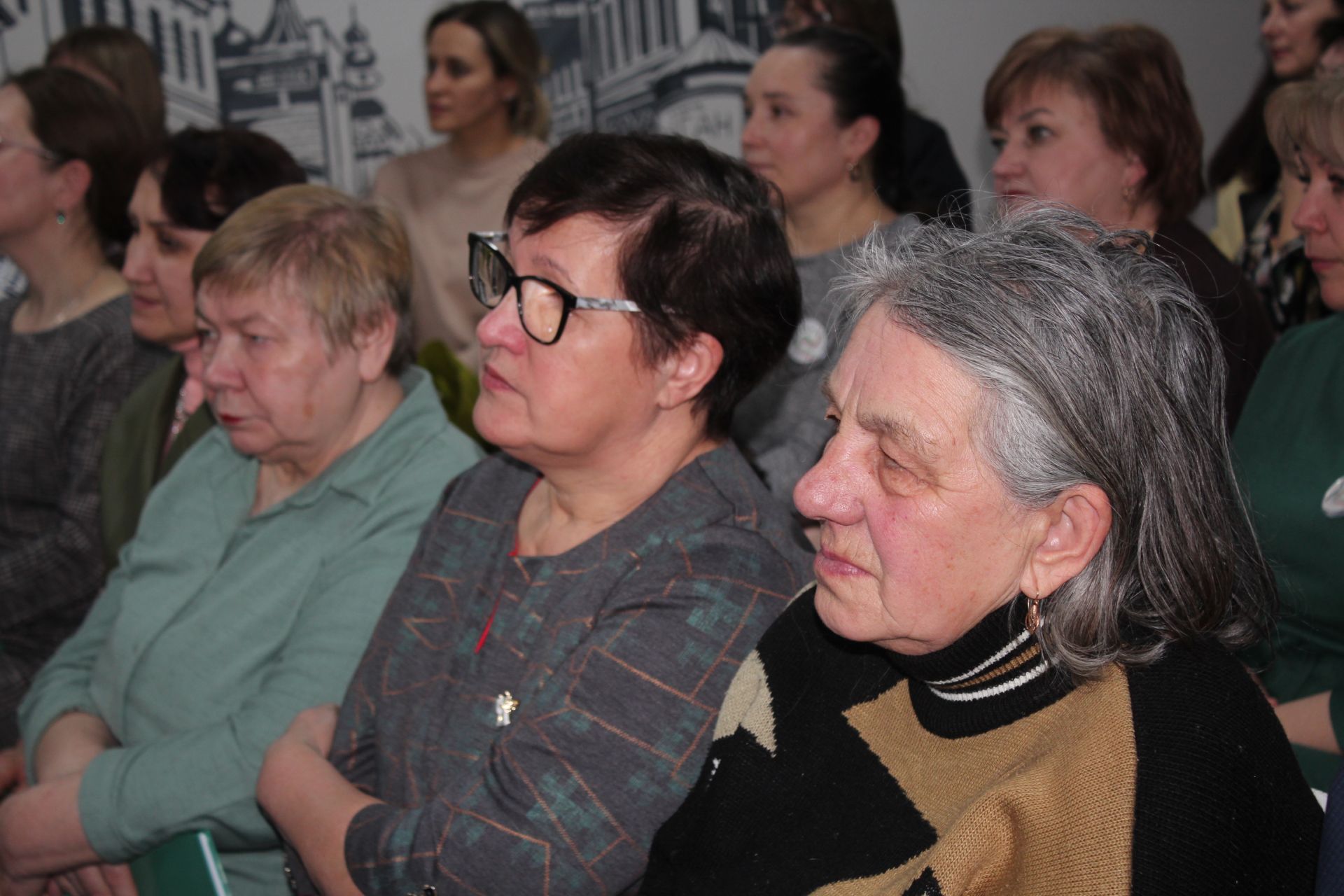 «Возвращайся с победой, родной!»: В Нурлате прошла презентация нового сборника стихов Маргариты Литта