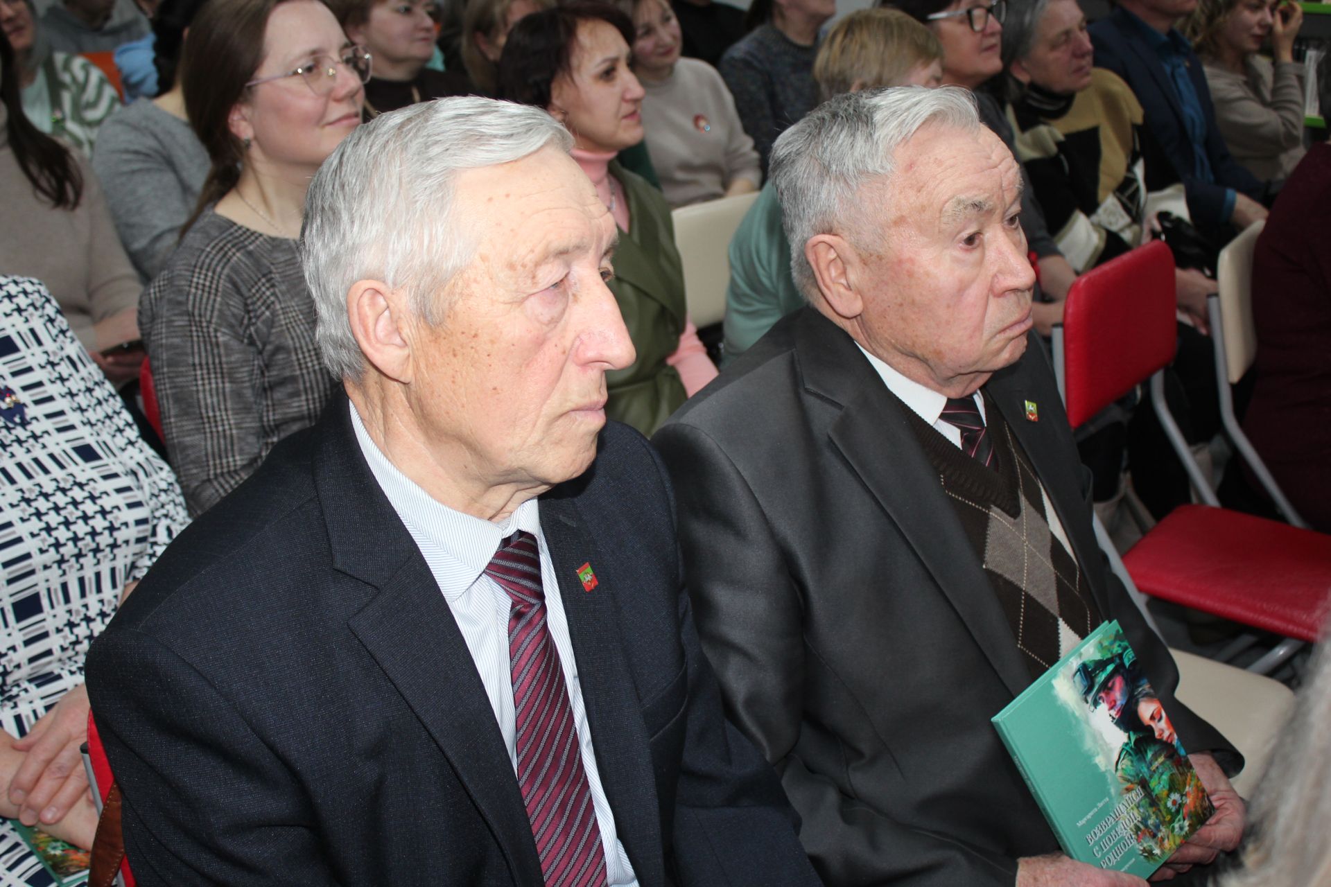 «Возвращайся с победой, родной!»: В Нурлате прошла презентация нового сборника стихов Маргариты Литта