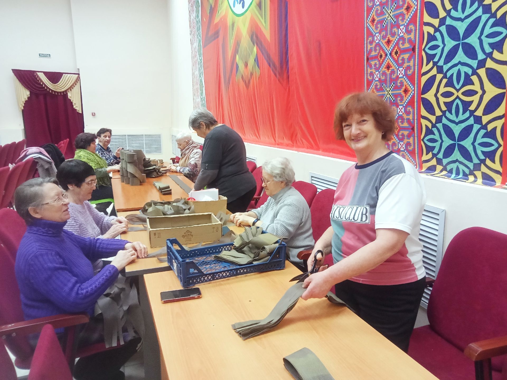 Золотые руки Нурлата: как активисты Дома Дружбы народов помогают фронту