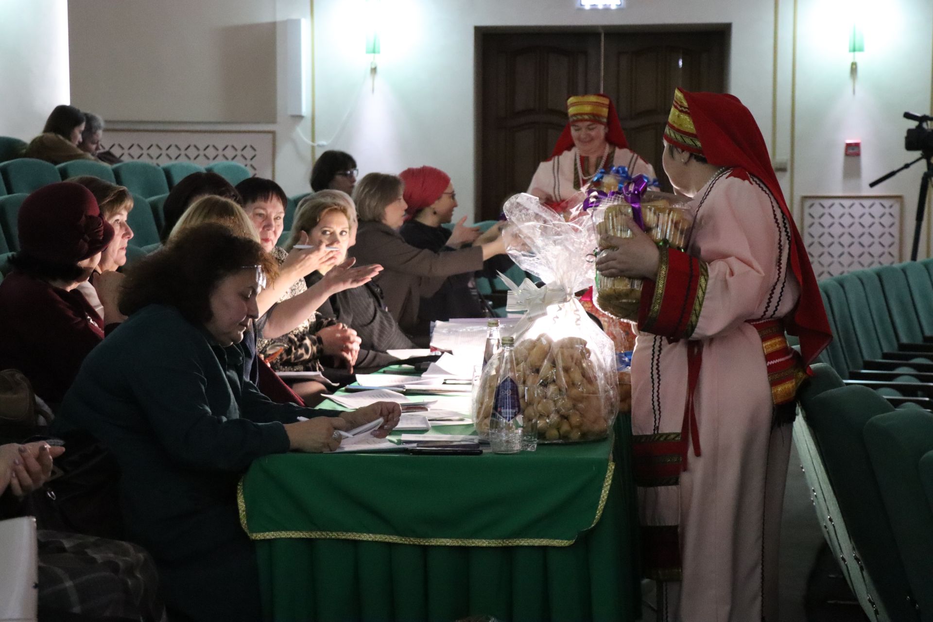 В Нурлате проходит зональный этап конкурса «Женщина года. Мужчина года: женский взгляд»