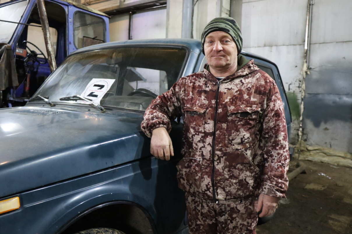 В Тюрнясево волонтеры отремонтировали очередную «Ниву» для отправки бойцам на передовую