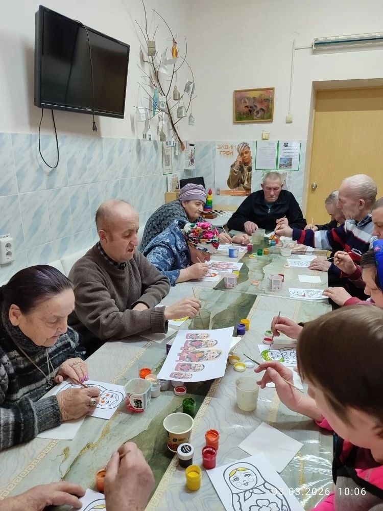 Секреты русской матрешки: творческий мастер-класс прошел в Нурлатском доме-интернате