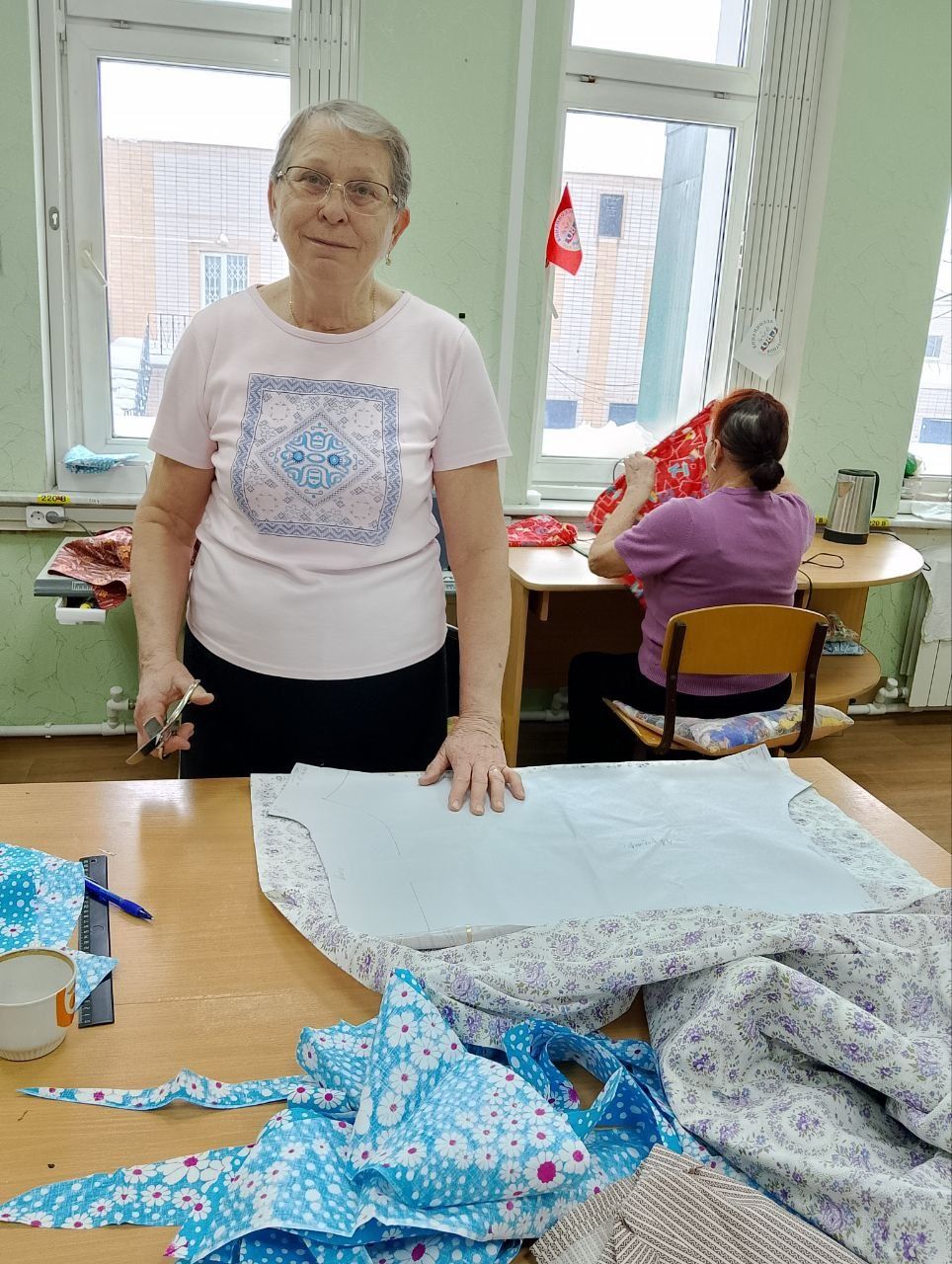 Тепло материнских рук для солдата: как в Нурлате плетут сеть добра