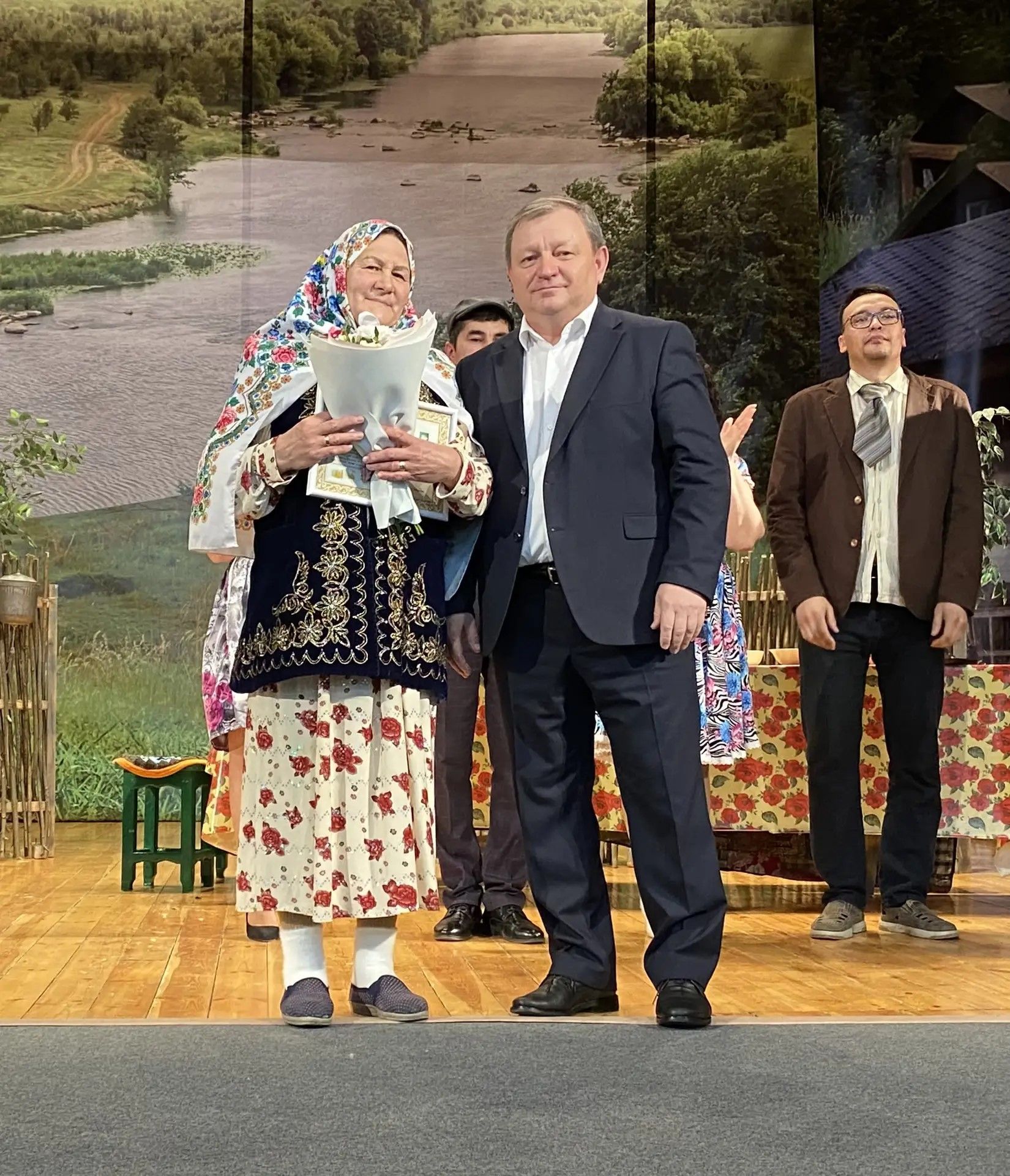 «Авылга кызлар килде…»: премьера народного театра в Нурлате собрала аншлаг