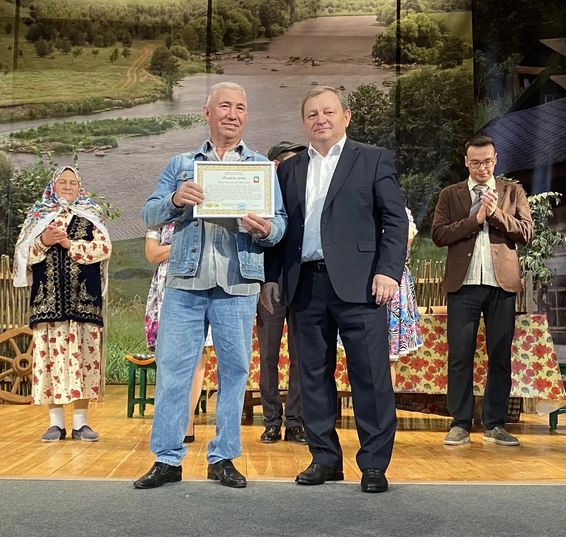 «Авылга кызлар килде…»: премьера народного театра в Нурлате собрала аншлаг