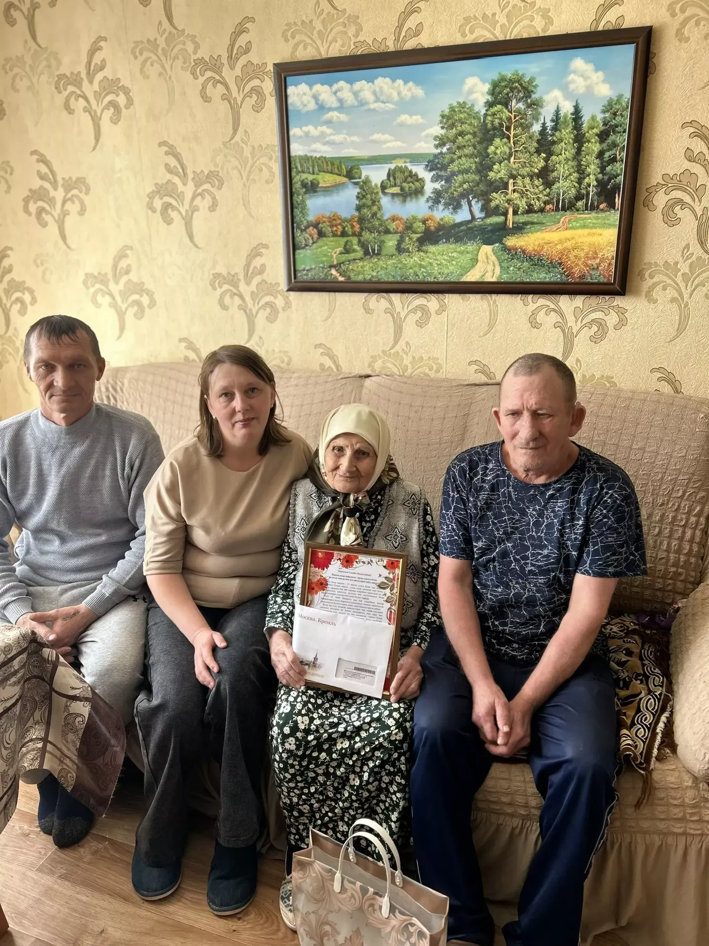 Подвиг длиною в жизнь: в Нурлате чествовали 97-летнюю именинницу