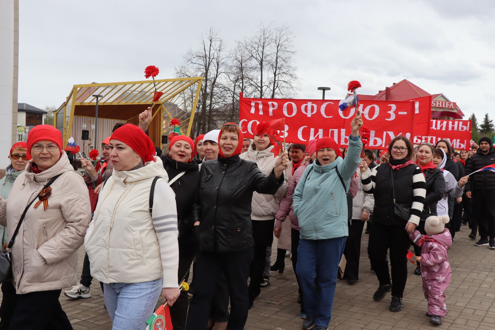 Нурлат встретил Первомай в атмосфере единства и созидания