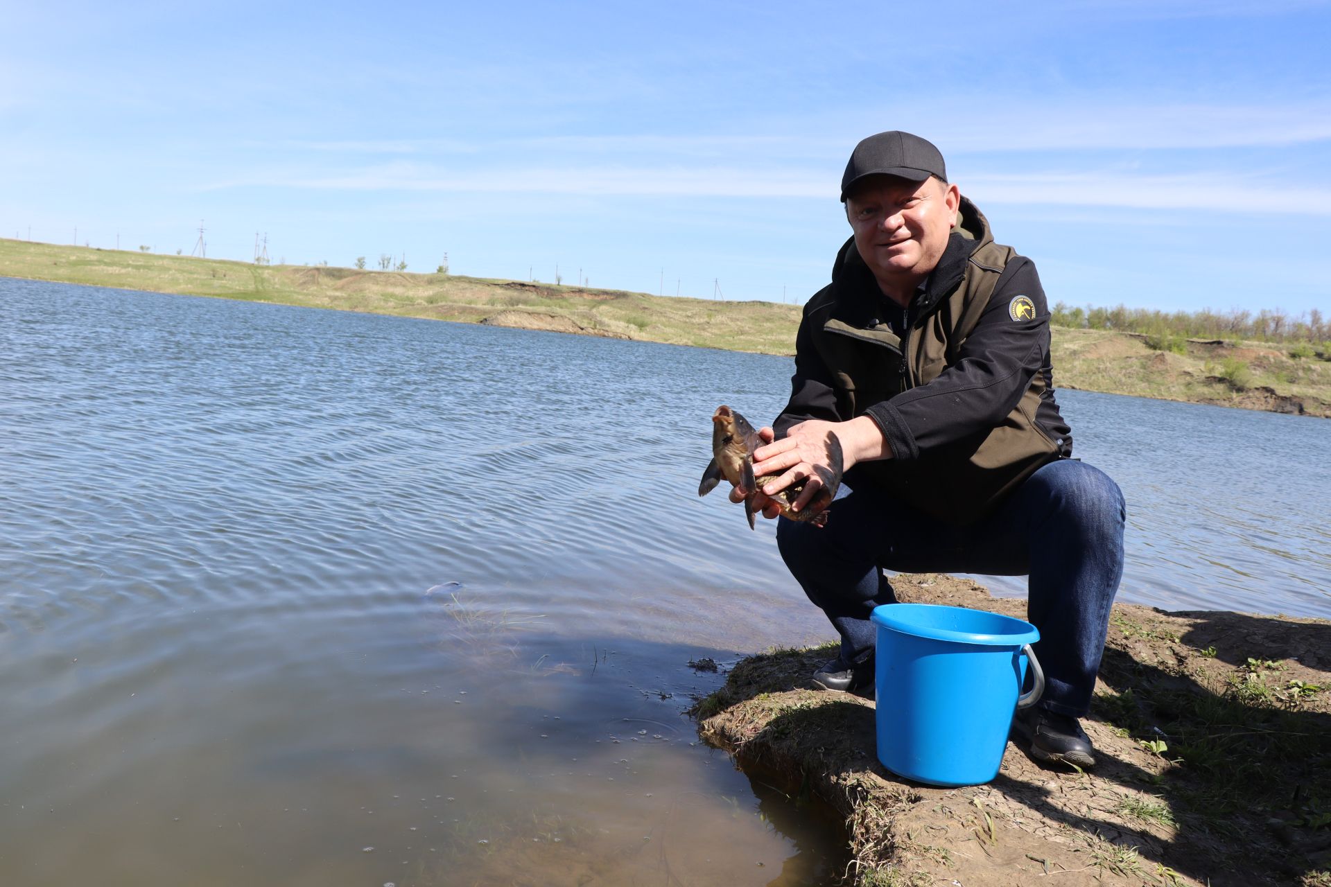 В Нурлате в девятый раз прошла масштабная акция по зарыблению водоема