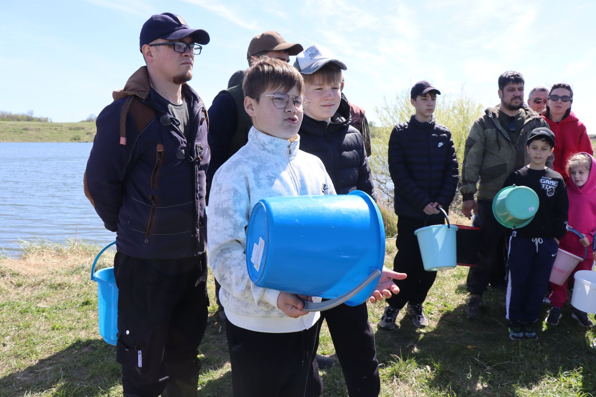 В Нурлате в девятый раз прошла масштабная акция по зарыблению водоема