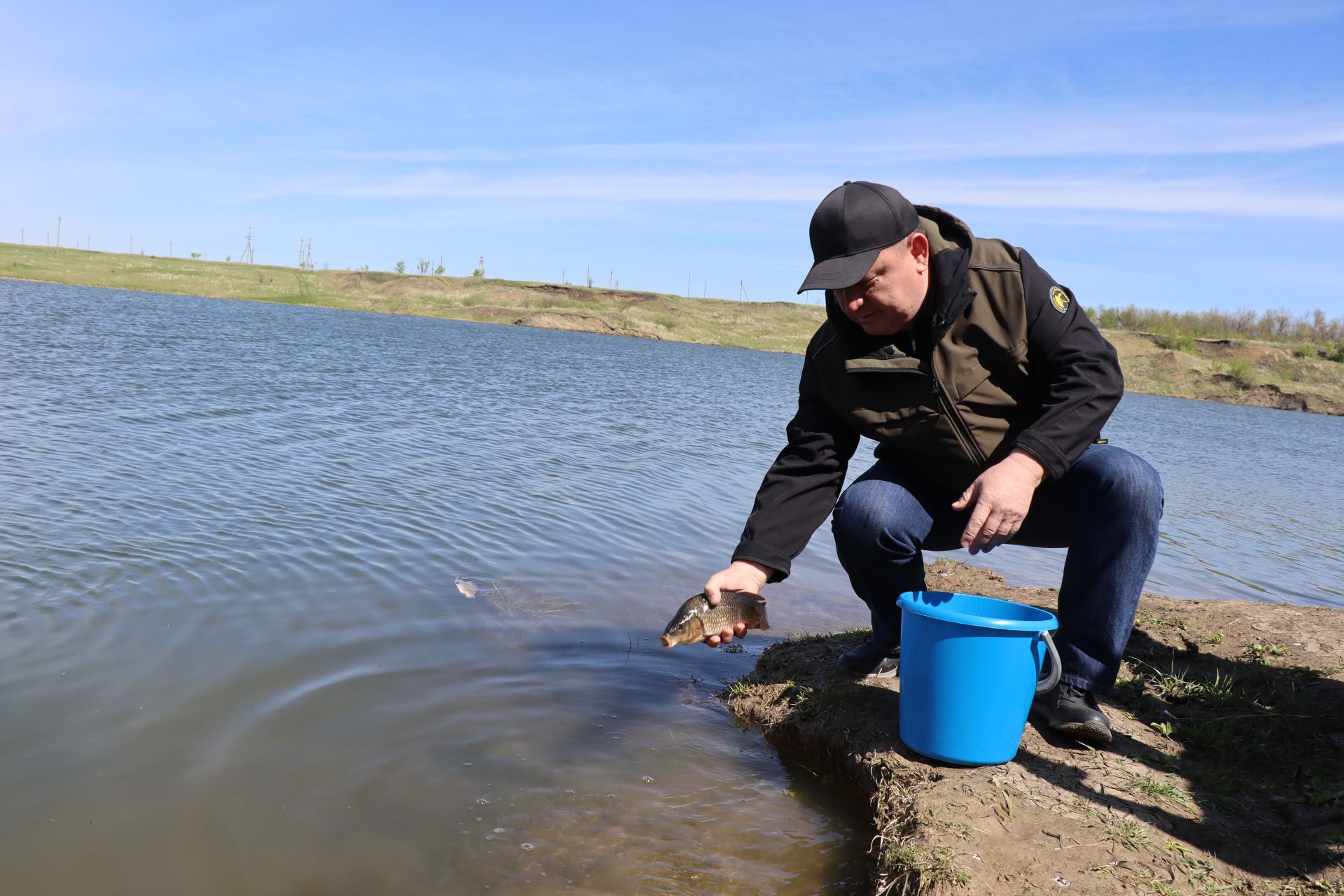 В Нурлате в девятый раз прошла масштабная акция по зарыблению водоема