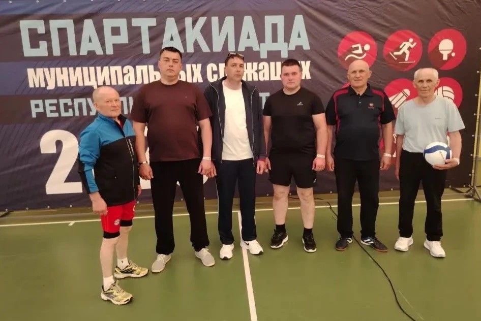 Нурлатцы вышли на волейбольную площадку Спартакиады муниципальных служащих