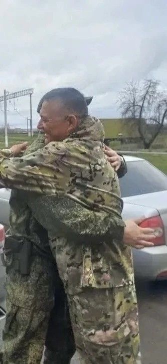 «Своих не бросаем»: отец пригнал сыну на СВО личный автомобиль