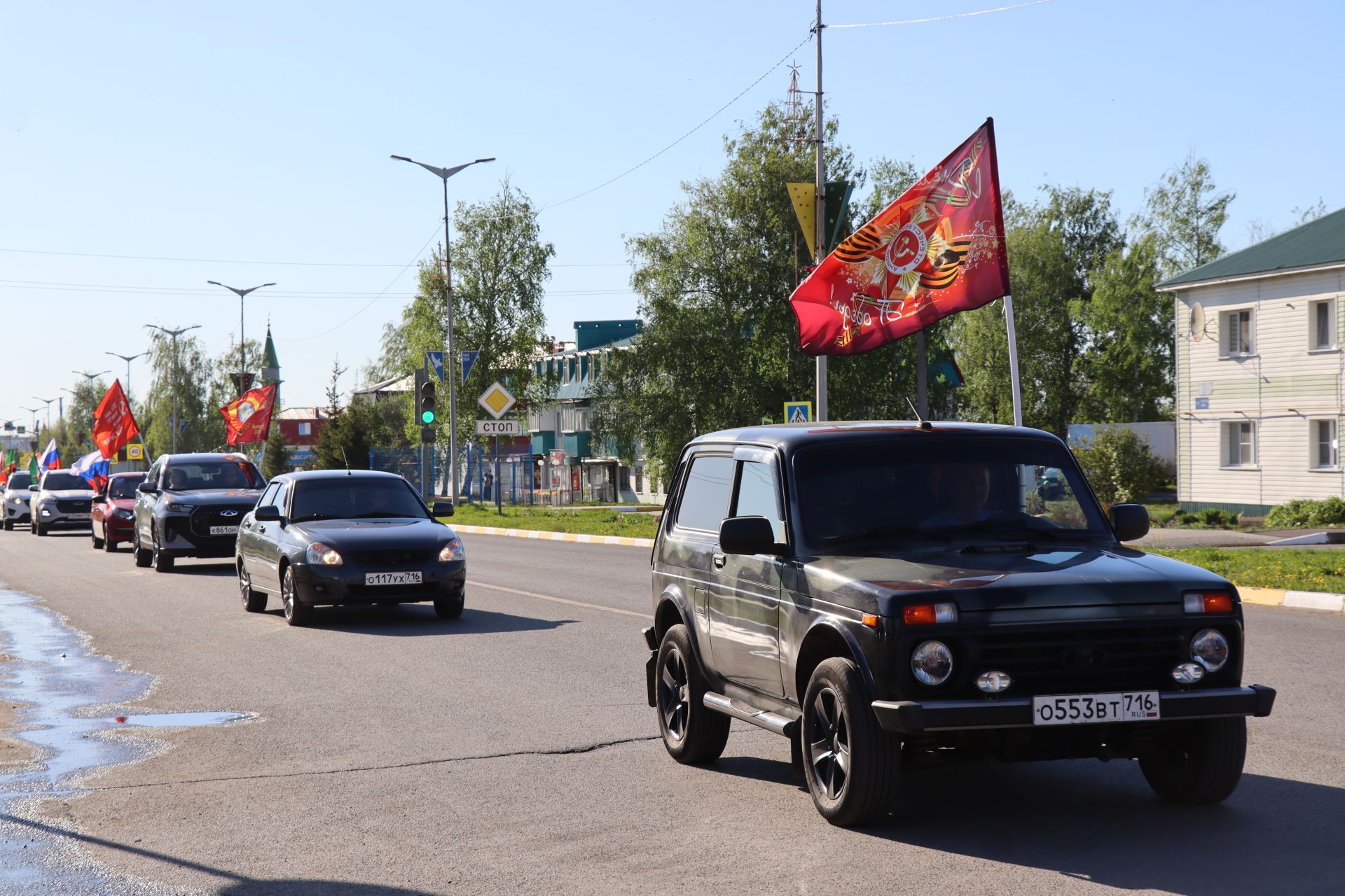 Нурлатцы провели автопробег в честь 81-й годовщины Великой Победы