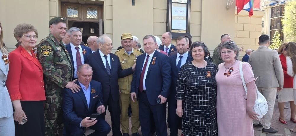 Дамир Ишкинеев принял участие в торжественном мероприятии в Казани, посвящённом 81-й годовщине Победы