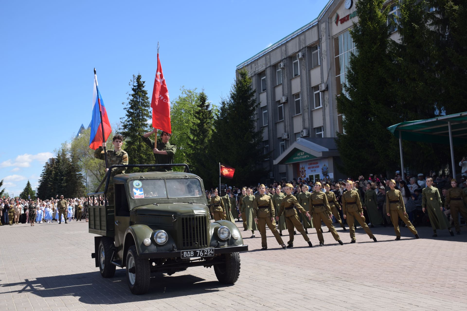В Нурлате прошел Парад Победы: подвигу героев и память, и слава